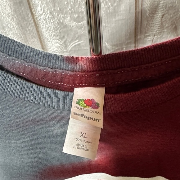 Fruit of the Loom UMass Minutemen Split T-Shirt - Gray and Red - Picture 2 of 5